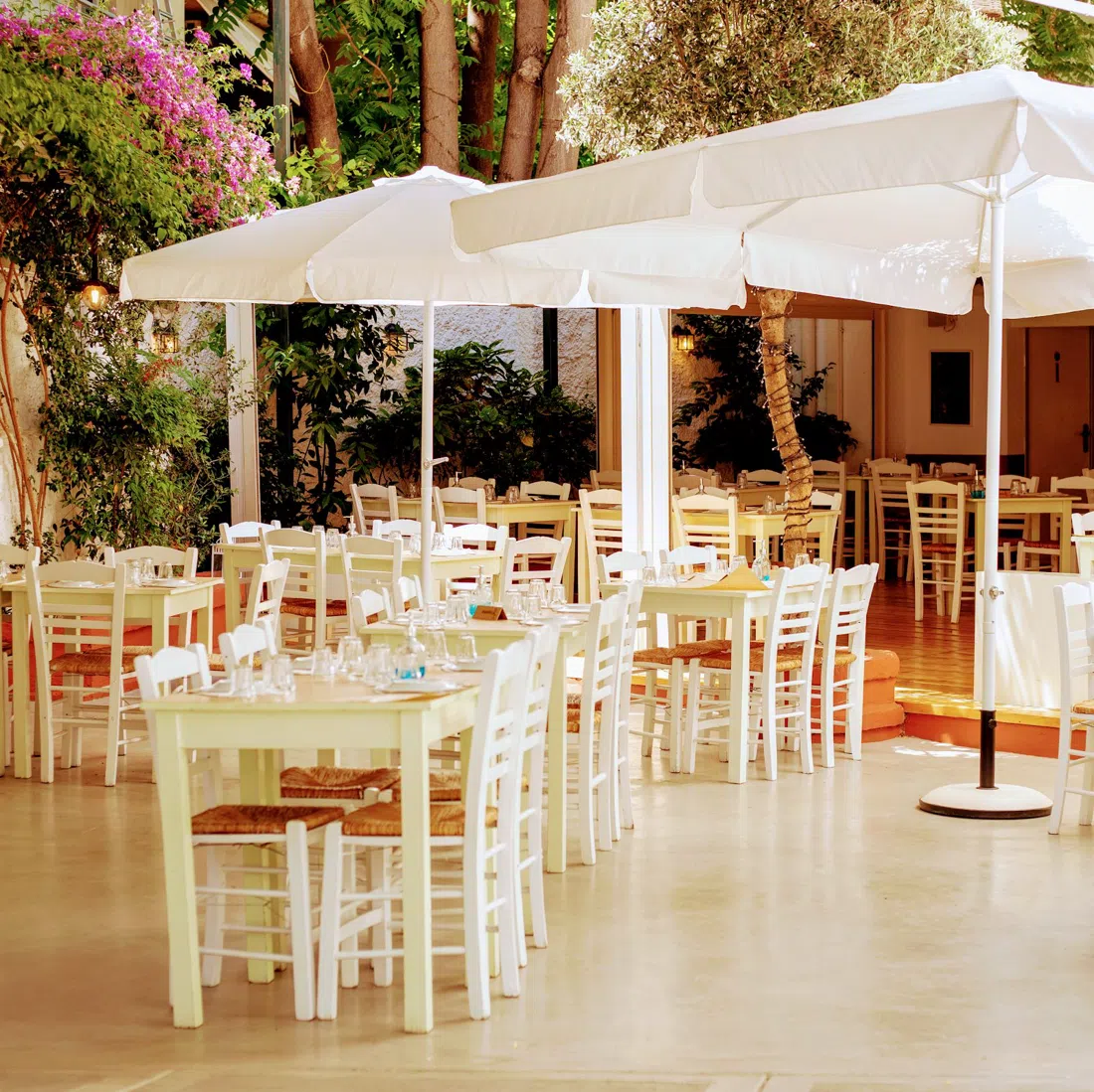 Vyrinis, Athen