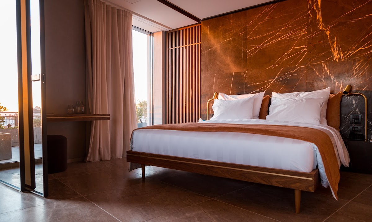 Perianth Hotel — photo 2